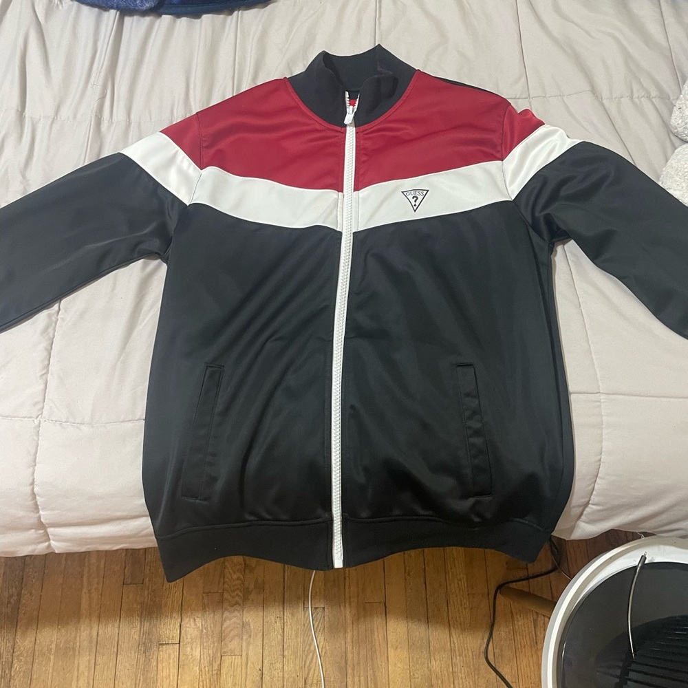 Guess windbreaker